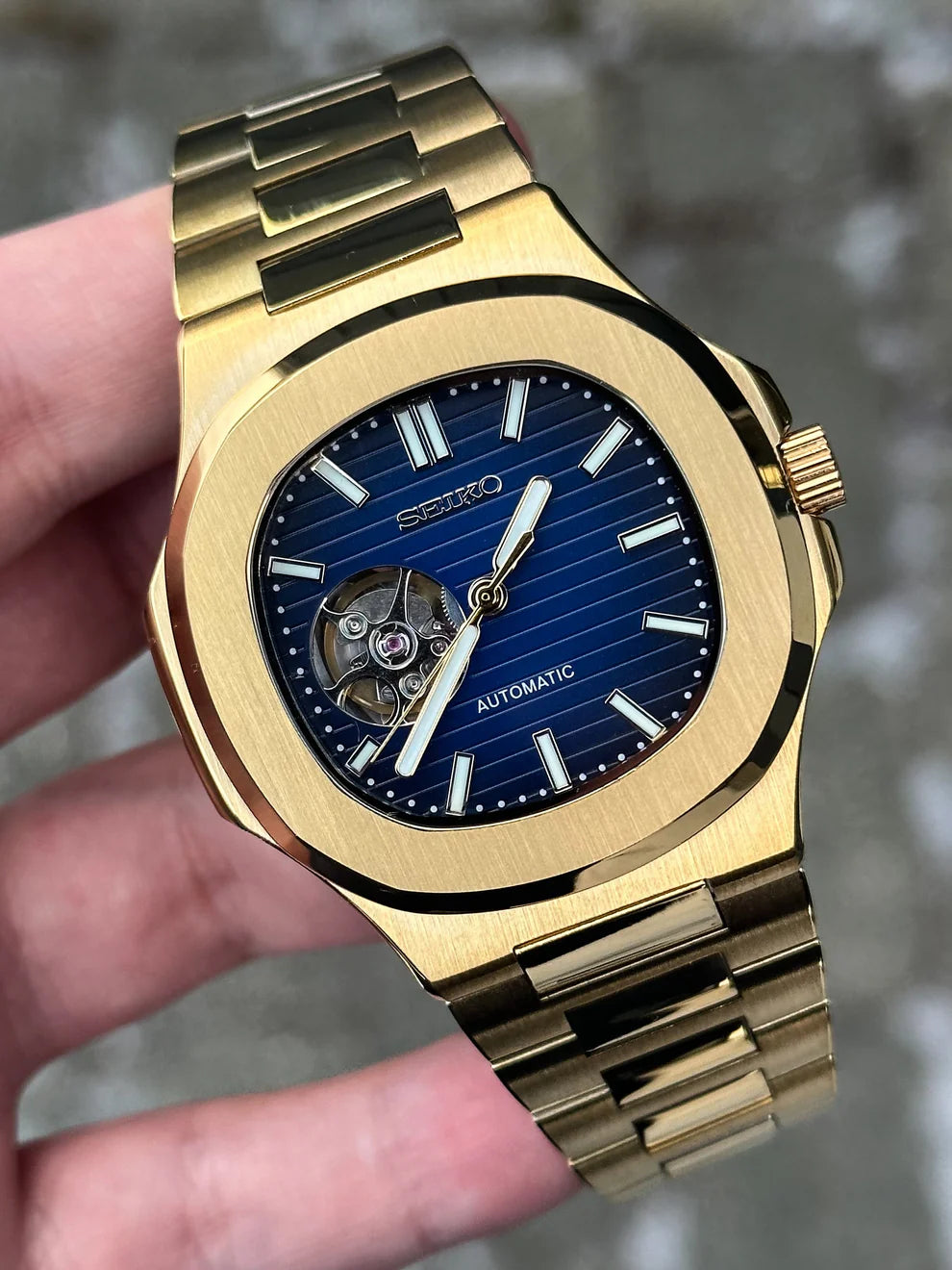 Rosegold Open Heart Nautilus Mod