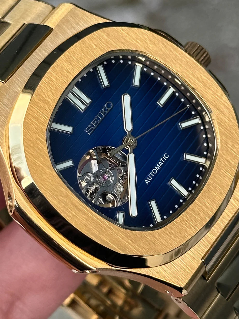 Rosegold Open Heart Nautilus Mod