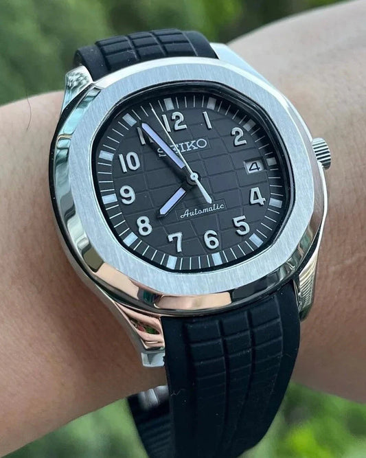 Black Dial Aquanaut Mod